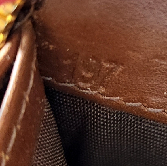 Preowned Miu Miu brown zipper wallet - Picture 9 of 12